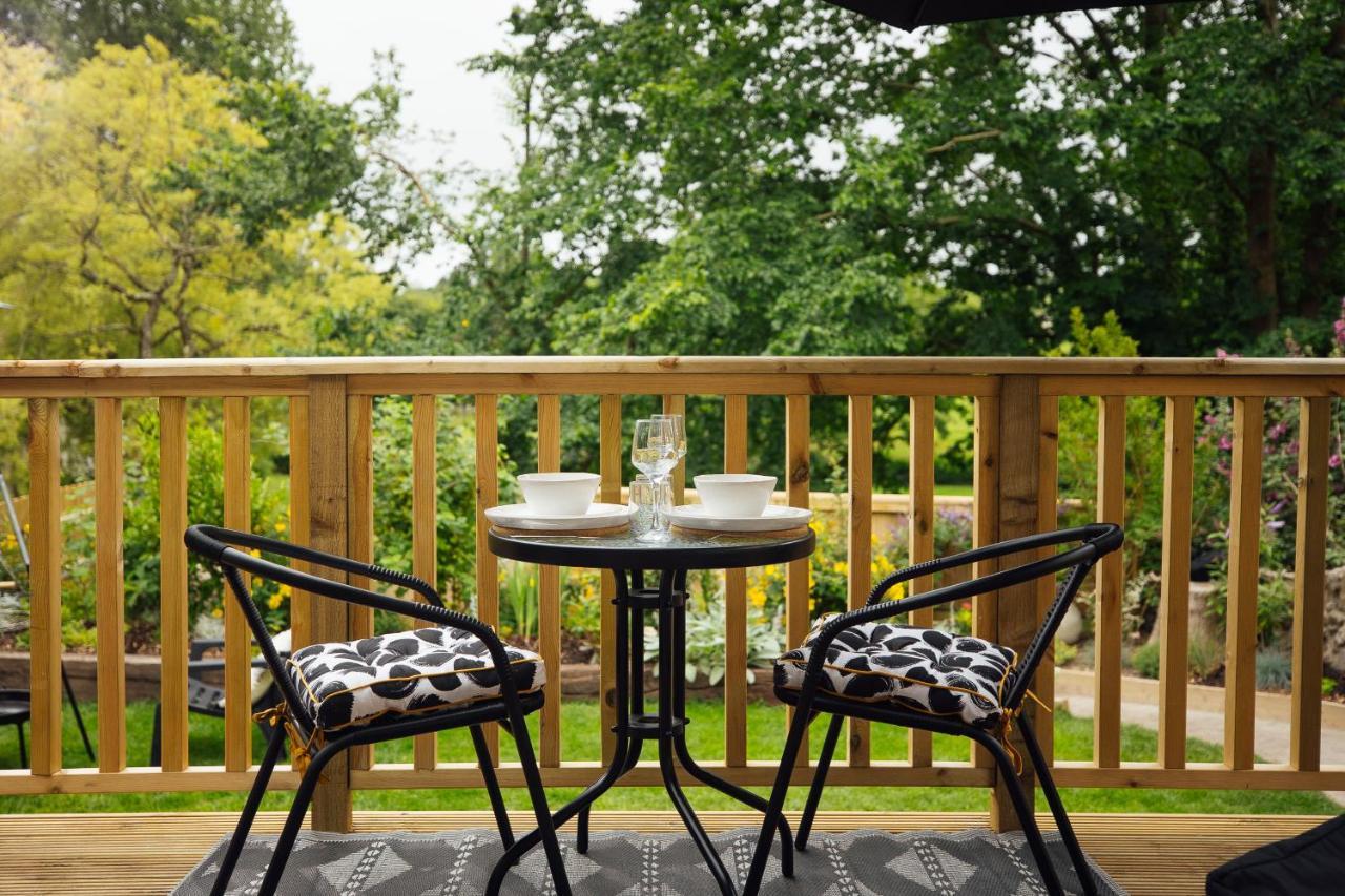 Caban Du Bach Pembroke With Private Garden Vila Exterior foto